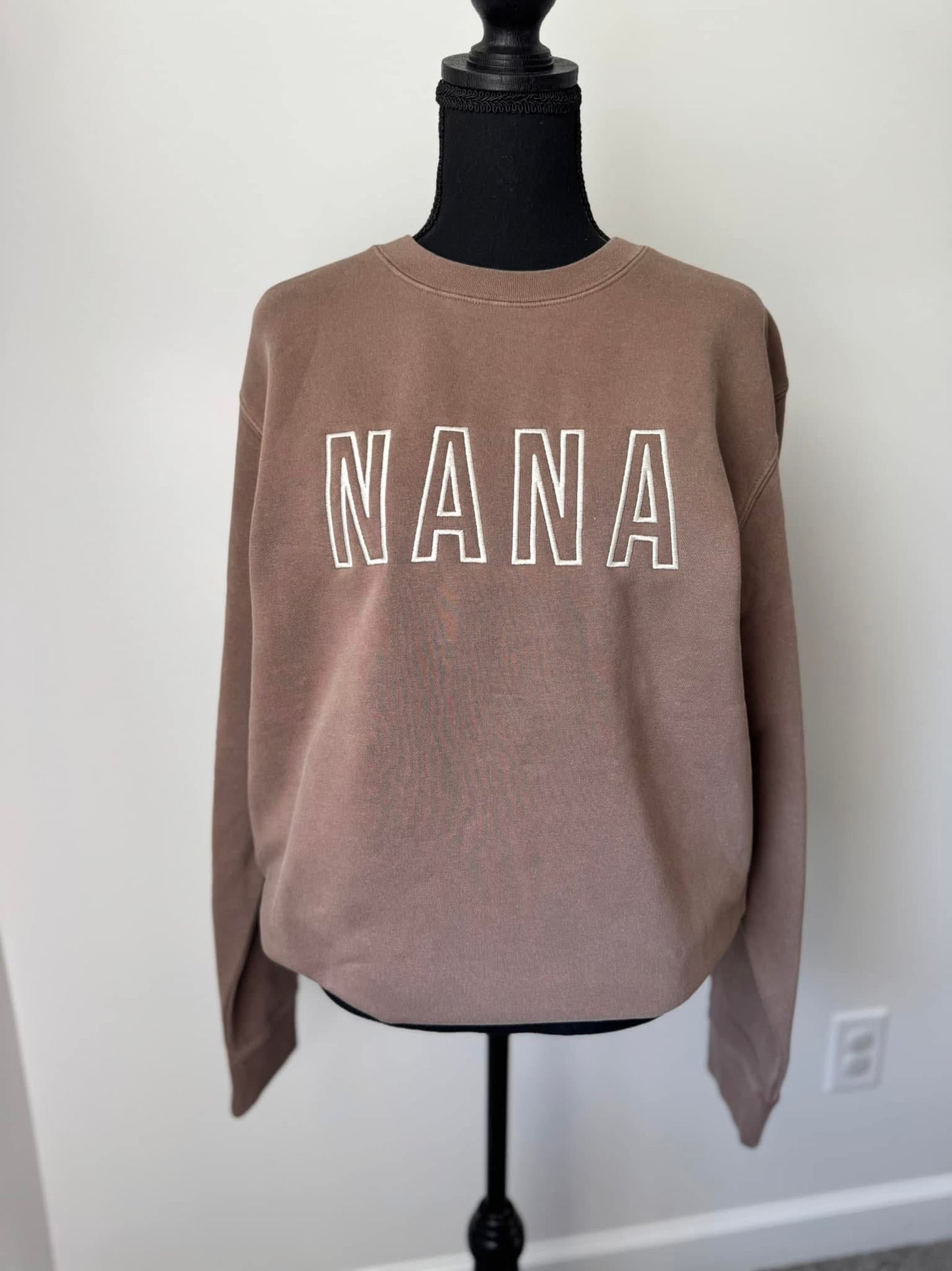 MAMA Embroidered Crewneck